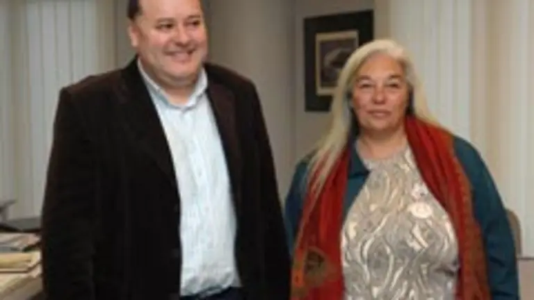  Juan Manuel Sande recibi&oacute; en su despacho a Nilda Eloy.