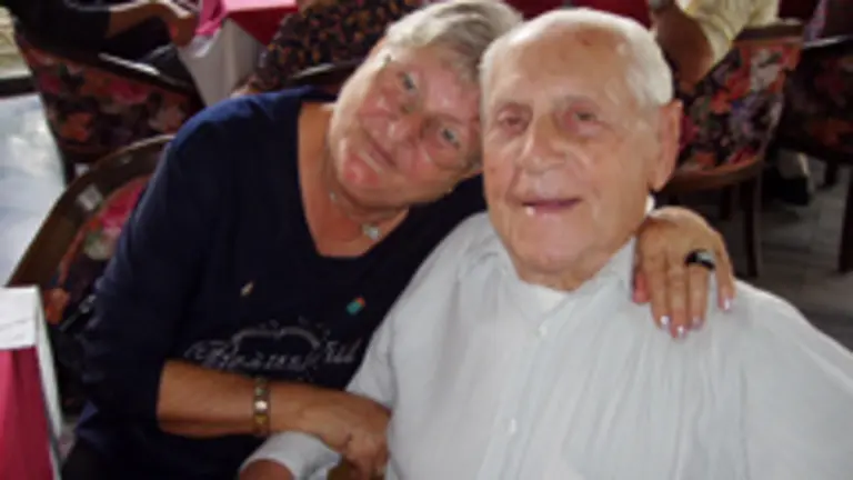  Constantino D&iacute;az Luces, con la tambi&eacute;n asturiana Mar&iacute;a de los &Aacute;ngeles Corripio.