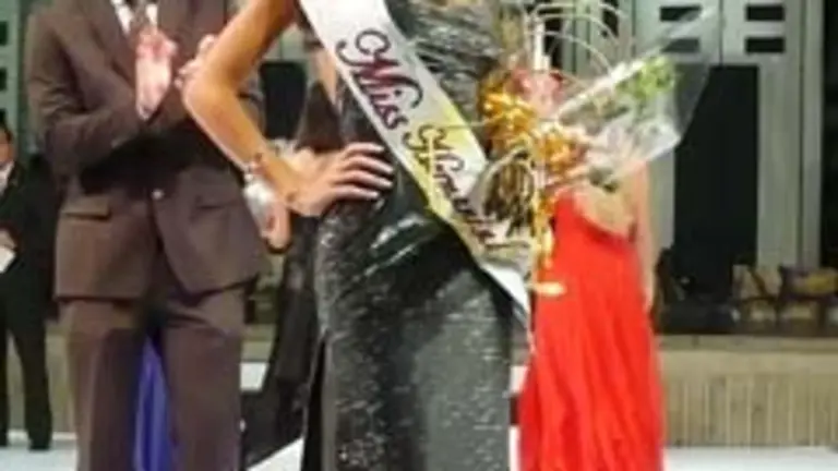  Sandra Rossi, coronada Se&ntilde;orita HGV 2008.