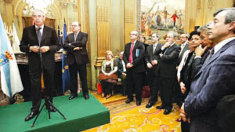  Emilio P&eacute;rez Touri&ntilde;o, durante su discurso en la Embajada en Par&iacute;s.