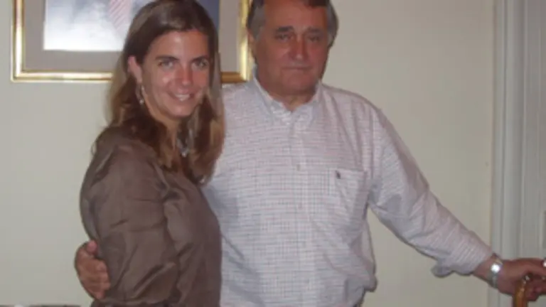  Victoria Cristóbal, con Benito Grande, presidente del Partido Popular en Uruguay, en una reciente visita a ese país.