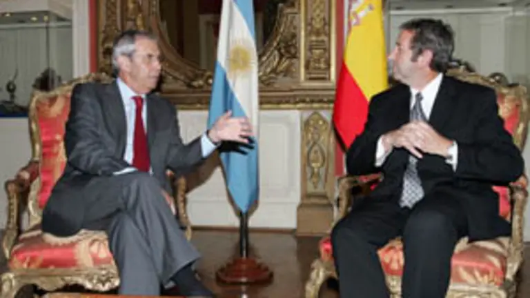 P&eacute;rez Touri&ntilde;o y Julio Cobos, durante su encuentro.