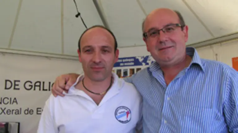  Manuel Luis Rodr&iacute;guez, junto al presidente del Centro Gallego de Frankfurt, Francisco Atanes.