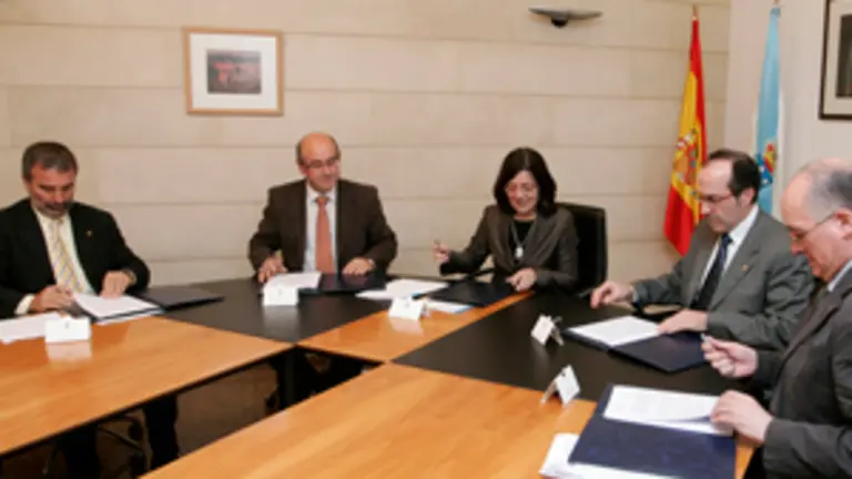 Rodr&iacute;guez y S&aacute;nchez Pi&ntilde;&oacute;n, durante la firma del acuerdo.