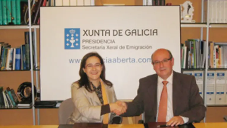  Mar&iacute;a Dolores Rodr&iacute;guez y Manuel Luis Rodr&iacute;guez, tras la firma.