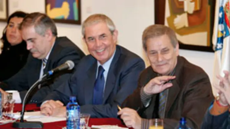  Touri&ntilde;o (C), con Alfonso S. Palomares (d) y Fernando Salgado.