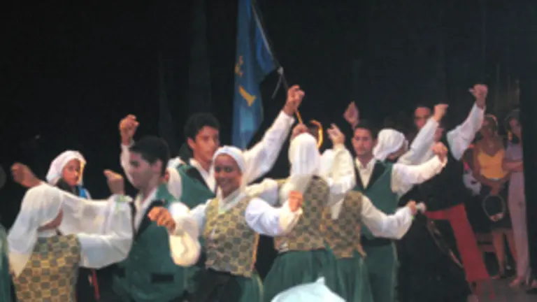 Las bailarinas astures se ganaron los aplausos del p&uacute;blico en el Festival cubano.