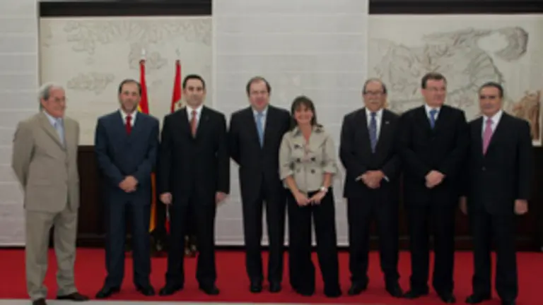 Herrera, junto a los representantes de las asociaciones de empresarios.