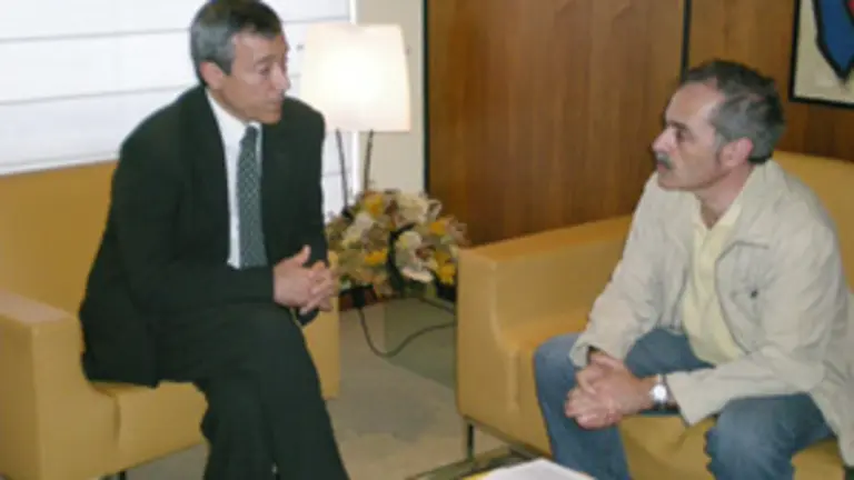  Julio Fern&aacute;ndez Mato y Xos&eacute; Mar&iacute;a Torres, durante su encuentro de la semana pasada.