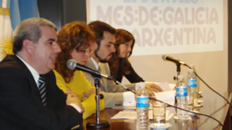  Representantes de diferentes instituciones presentaron el programa.