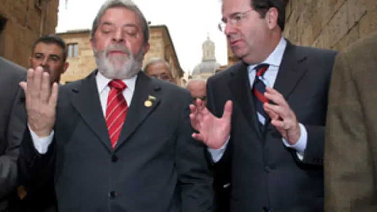  Lula y Herrera, durante la Cumbre Iberoamericana celebrada en Salamanca.