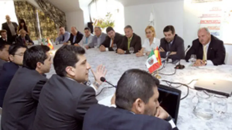 Un momento de la reunión entre empresas cántabras y cargos institucionales de México.
