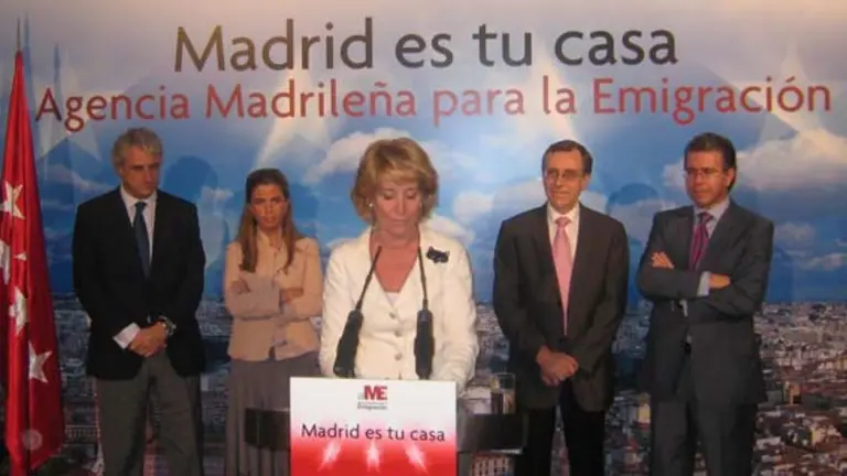  La presidenta de la Comunidad de Madrid en la recepción que ofreció al Consejo.