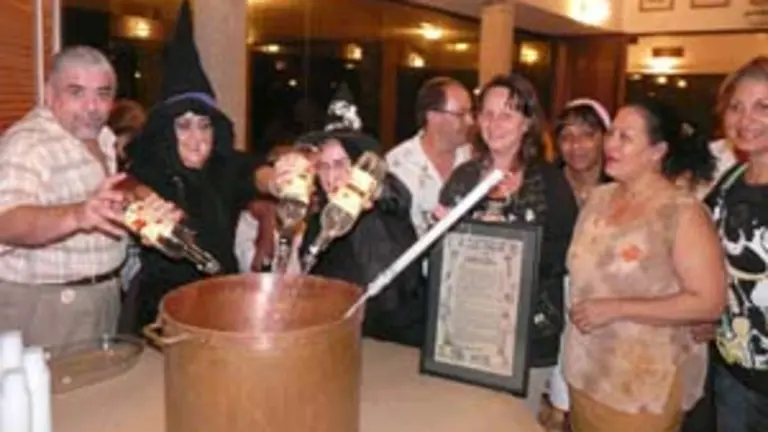  La preparaci&oacute;n de la queimada.