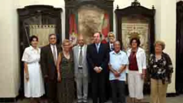  El presidente de Castilla y León, Juan Vicente Herrrera, junto a los presidentes de las Casas Regionales en Cuba.