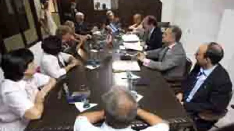  Herrera se reunió con los presidentes de las Casas Regionales en Cuba.