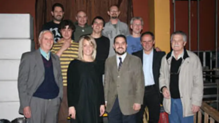  Integrantes de &lsquo;F&iacute;a na Roca&rsquo;, con dirigentes gallegos y Carlos Cort&oacute;n.