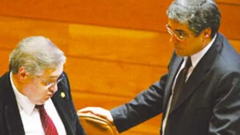  Ismael Rego y Carlos Aymerich, en el Parlamento.