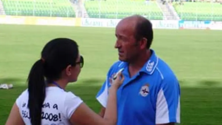   El entrenador deportivista, Miguel &Aacute;ngel Lotina, atiende a &lsquo;Magazine Espa&ntilde;ol&rsquo;.