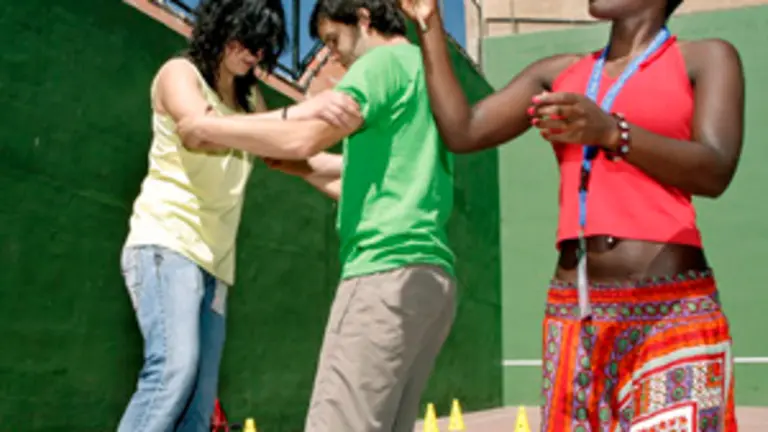  Los jóvenes disfrutan con las actividades programadas.