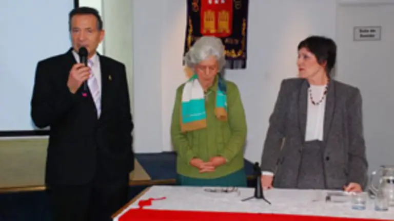  El presidente de la Casa de Madrid, Ramón Carballo, Concepción Massa y Eleonora Noga.