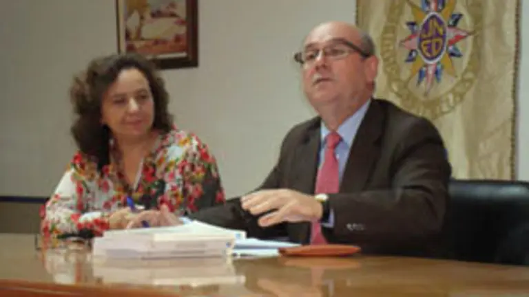  Manuel Luis Rodr&iacute;guez, durante la charla en el curso &lsquo;Educador con Inmigrantes&rsquo;, que tuvo lugar en Ourense.