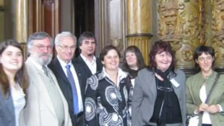  Mar&iacute;a Jos&eacute; Ramos y M&ordf; Eugenia &Aacute;lvarez con representantes de la Municipalidad de La Plata, el Presidente del CA de Buenos Aires, representantes del Centro de La Plata y miembros de la organizaci&oacute;n del Congreso.