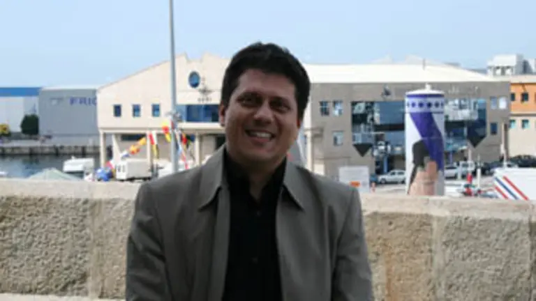 Santiago Coelho, presidente de &lsquo;Caballeros de Santiago&rsquo;, en las inmediaciones de la sede de &lsquo;Galicia en el Mundo&rsquo;.