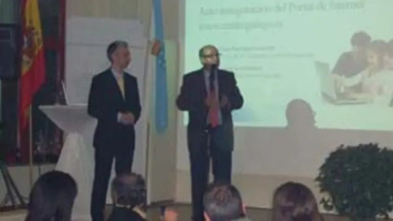  Intervenci&oacute;n de Rodr&iacute;guez durante la presentaci&oacute;n de la web del Centro Gallego de Hannover.