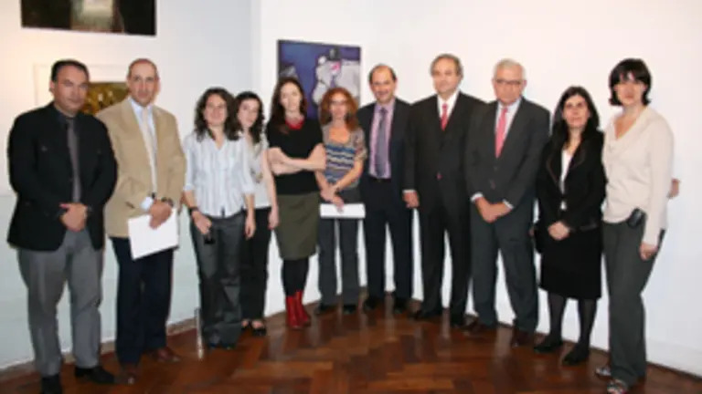 Louz&aacute;n -5&ordm; dcha.- y su comitiva con las personas implicadas en el proyecto.