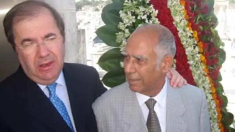  Juan Vicente Herrera y Sergio Rabanillo, durante la última visita del presidente de la Junta a Cuba.