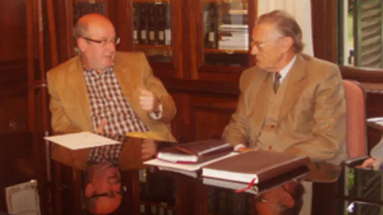 Rodriguez, junto al presidente del Hogar Espa&ntilde;ol. 