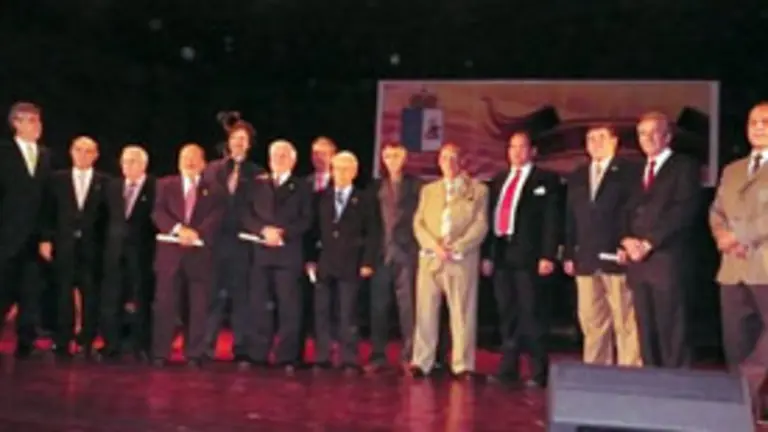  Parte de los homenajeados con el t&iacute;tulo de &lsquo;Socios Vitalicios&rsquo;, en las celebraciones del pasado a&ntilde;o.