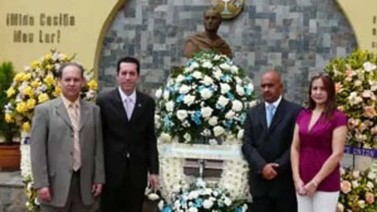 Presidente, secretario general, presidente de la HGV y presidenta del Comit&eacute; de Damas, respectivamente.