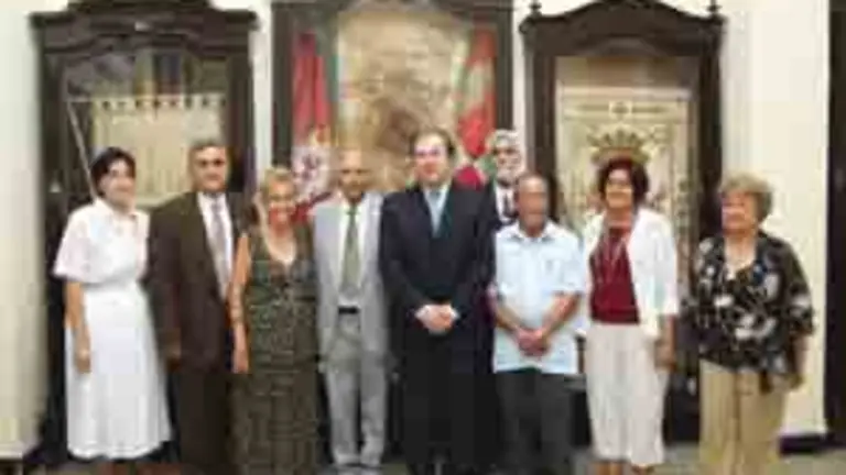  El presidente Juan Vicente Herrera, junto a los presidentes de las Casas Regionales de La Habana.