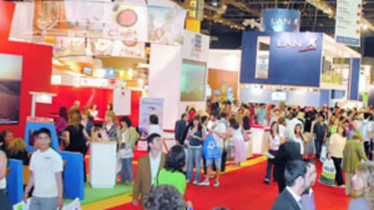  P&uacute;blico asistente a la Feria argentina de Turismo.