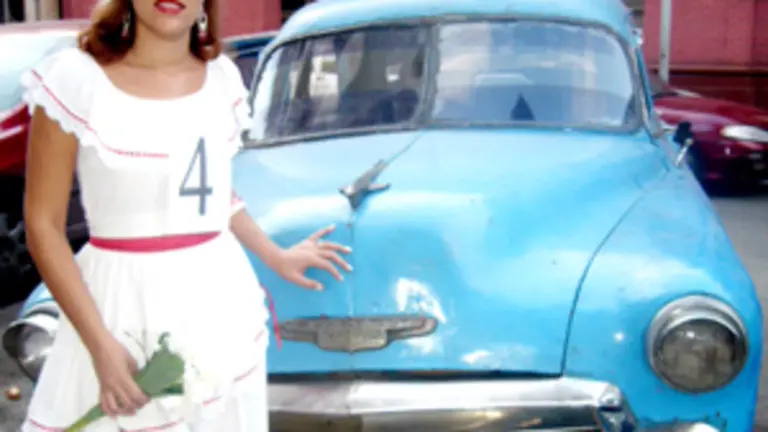  Yeny Ribera, ‘Señorita Canaria’ en la provincia cubana de La Habana.