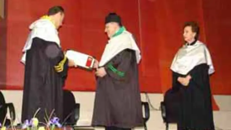 Im&aacute;gen del acto que protagoniz&oacute; Fraga en la Universidad de Puebla.