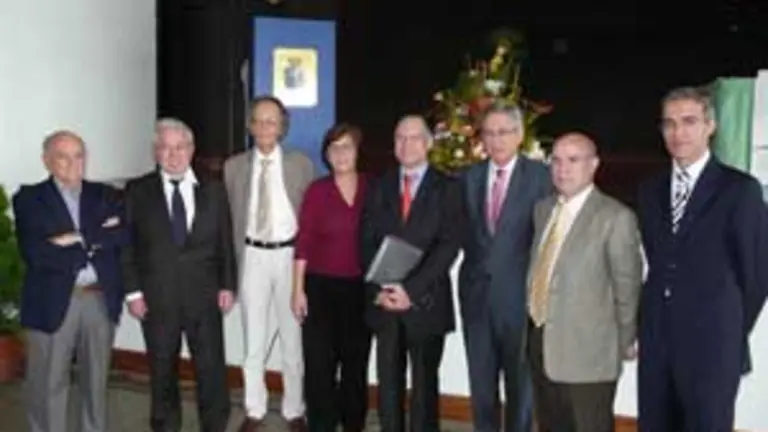  Dirigentes del Centro y participantes en el Encuentro, durante su celebraci&oacute;n.