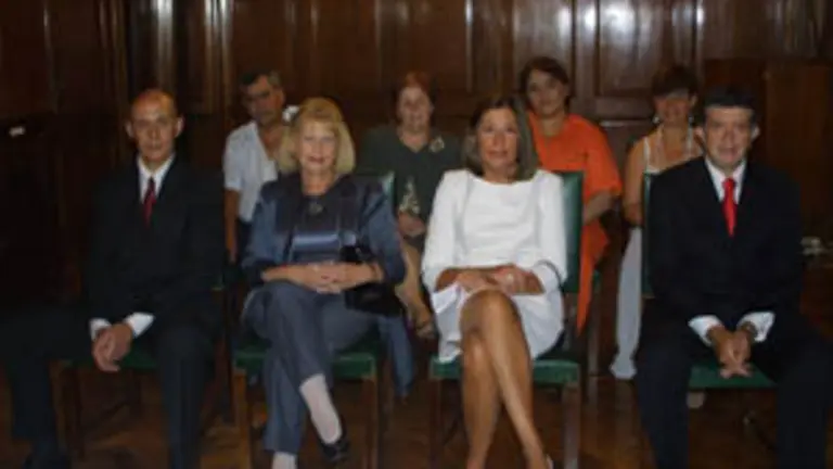 Personal del Centro Gallego de Buenos Aires que recibi&oacute; la Medalla por sus 25 a&ntilde;os de trabajo en la Instituci&oacute;n.