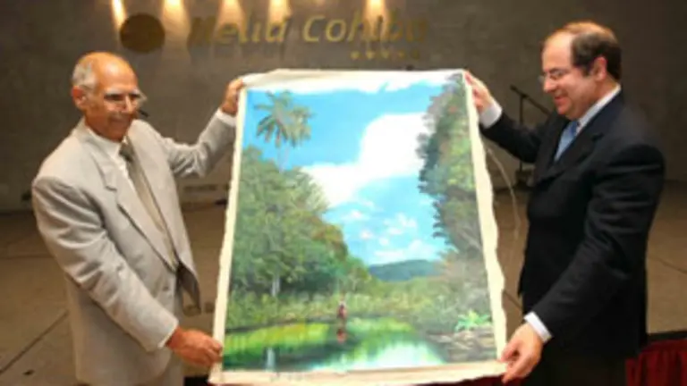  Sergio Rabanillo y Juan Vicente Herrera, durante la visita del presidente a Cuba.