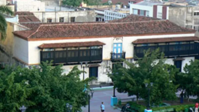  Vista general del edificio más antiguo de Cuba, la casa de Diego Velázquez.