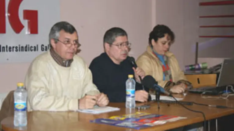  Gonzalo G&oacute;mez, Manuel Mero y Aramita Padrino, durante la conferencia que se celebr&oacute; en la sede de la CIG.