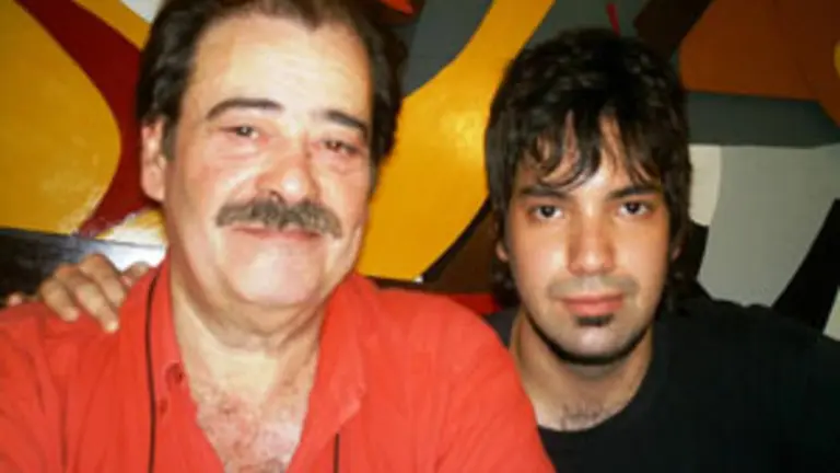  Juan Jos&eacute; Fern&aacute;ndez Ageitos, junto a su hijo.