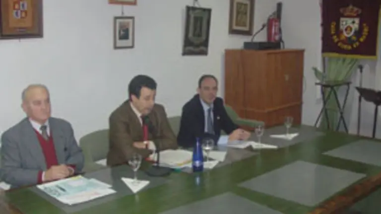  Un momento de la conferencia impartida por Félix Lavilla, en el centro