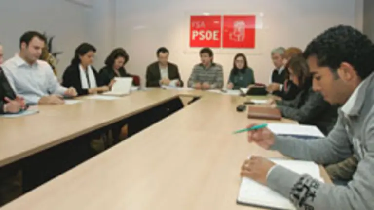  Un momento de la reuni&oacute;n entre la FSA y las asociaciones de inmigrantes.