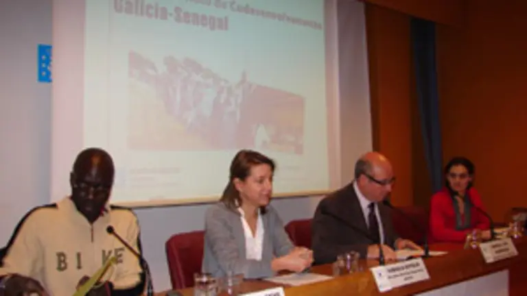  Manuel Luis Rodr&iacute;guez y Fabiola Sotelo, durante la presentaci&oacute;n.