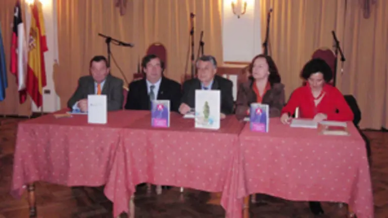  De la Cera -en el centro- durante la celebraci&oacute;n del pasado a&ntilde;o en Chile.