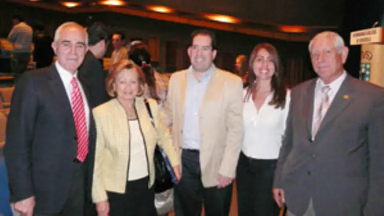  Aurelio Miras Portugal, diputado del PPdeG; Solita Fern&aacute;ndez de L&oacute;pez, Ernesto Heredia Mata, Graciela Portugal de Heredia, y Felisindo L&oacute;pez Lorenzo, presidente del PPEV.