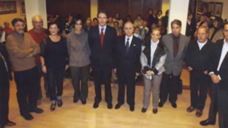  Directivos del Centro Gallego, junto al resto de autoridades asistentes.
